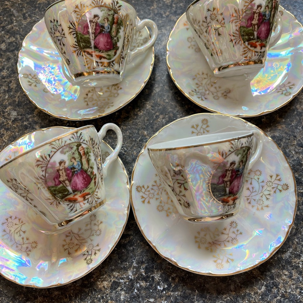 White and Gold tea set. - Picture 5 of 8